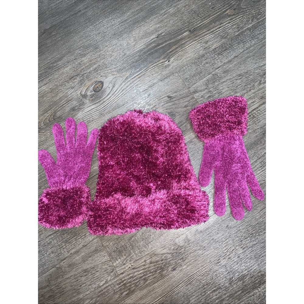 St. Johns Bay Womens Purple Fuzzy Knit Hat and Gloves Set Winter Beanie